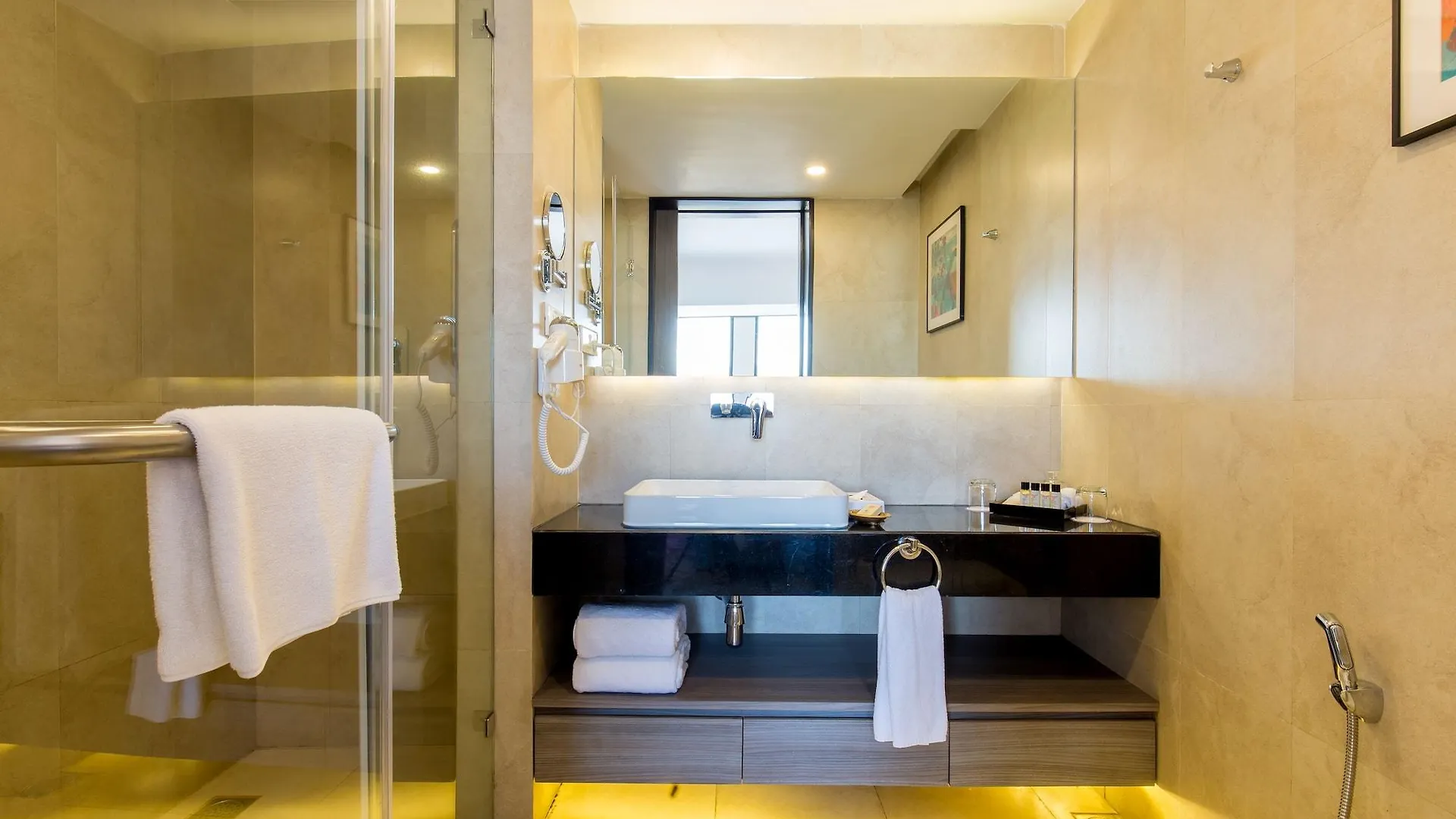 Vivanta Katmandú 4*,